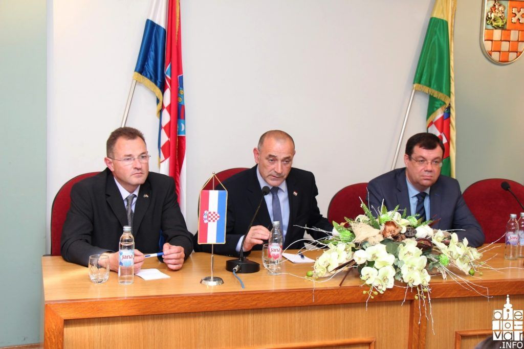 Javna tribina ministra hrvatskih branitelja s braniteljima Bjelovarsko-bilogorske županije 2016 06 ministartomo 200