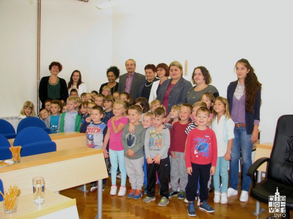 Gradu Bjelovaru povodom Dana grada čestitala djeca iz Dječjih vrtića 2016 09 gradzupanija 18