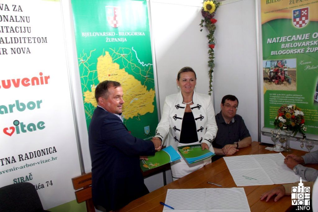 Potpisan ugovor između dvaju sajmova na korist izlagačima iz Mađarske i Hrvatske 2016 09 sajam2016bbj 251