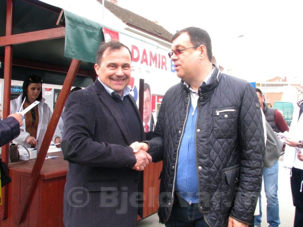 Bjelovar – SDP-ov nezavisni kandidat za gradonačelnika Davorin Posavac družio se s građanima 44