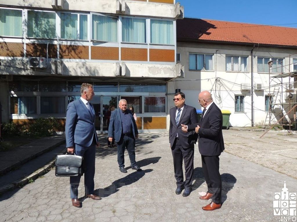 Radni posjet župana Damira Bajsa Čazmi: obilazak radova na Domu zdravlja i sastanak o sufinanciranju prijevoza 2018 bajs cazma 6