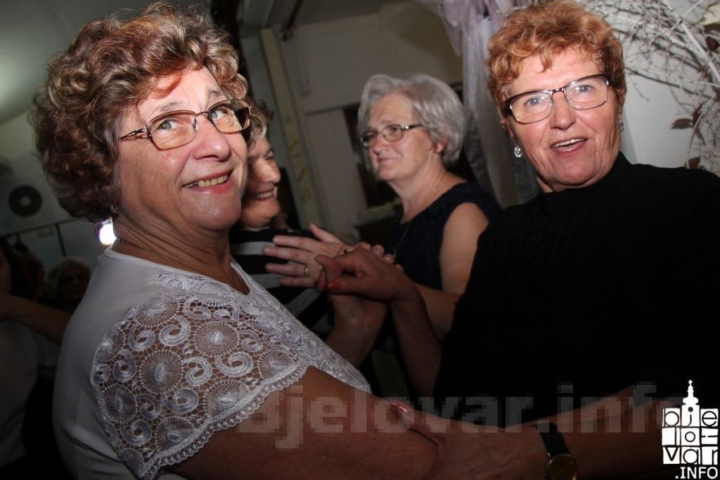 Klub žena Bjelovar uz obred krštenja mošta proslavio Martinje 2018 martinje2018 55