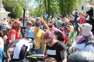 2019 blagdanski stol 198