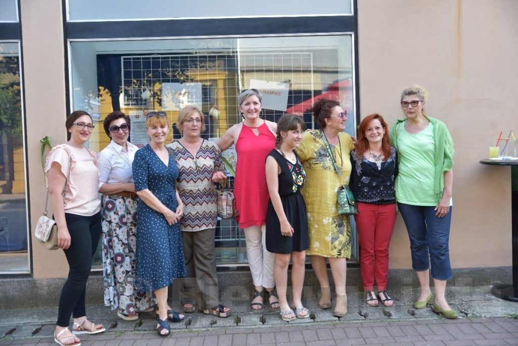 Izloženi prvi radovi polaznica RADIONICE KERAMIKE 2019 bjelovar info terezijana12 55