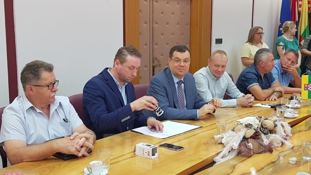 U Županiji potpisan Sporazum za prijavu projekta ŠIROKOPOJASNOG INTERNETA na natječaj Europske unije 2019 bjelovar info zupanija bjelovar58