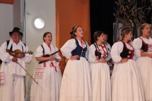 2019 10 vecer folklora 39