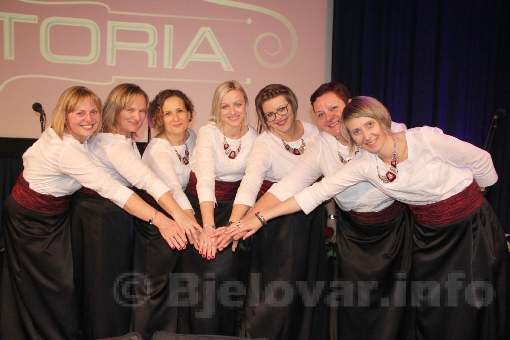 Daruvarska ženska klapa STENTORIA vrhunskim koncertom proslavila deset godina djelovanja 2019 bjelovarinfo stentoria daruvar 1