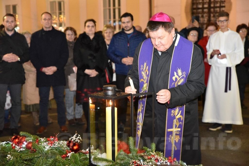 (FOTO) Upaljena četvrta adventska svijeća – svijeća ljubavi – bjelovar.info 2019 bjelovarinfo advent 21 12 2019 30