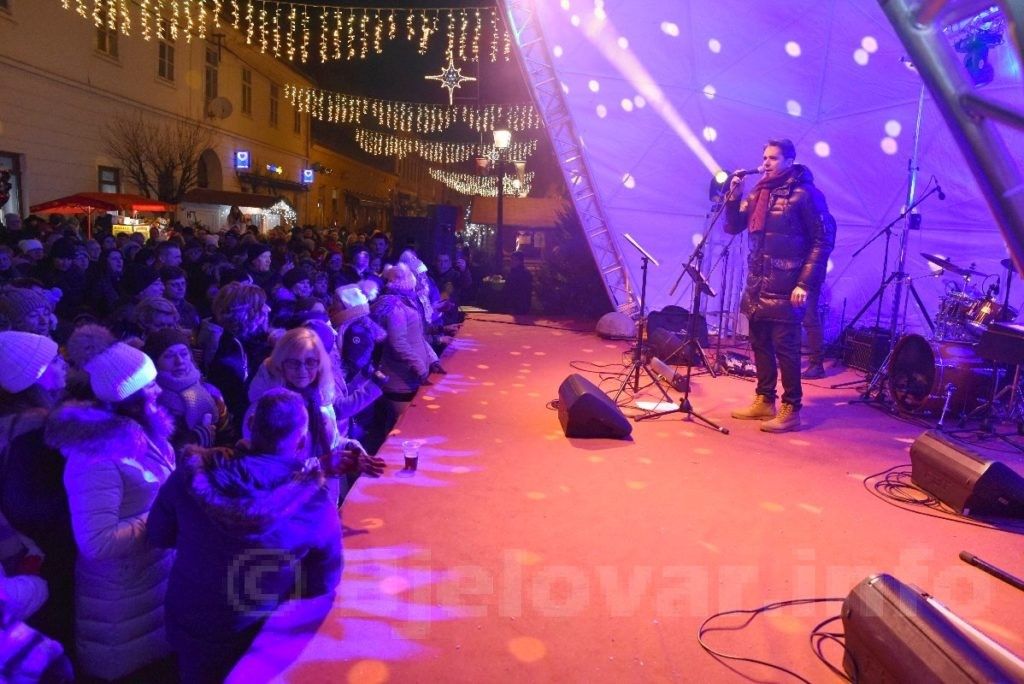 Bjelovarčani u Novu 2020. godinu ušli uz vatromet i Đanija Stipaničeva 2020 bjelovarinfo nova2020 1 1 2020 15