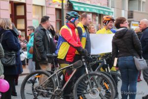 2020 2 14 milijarda ustaje 45