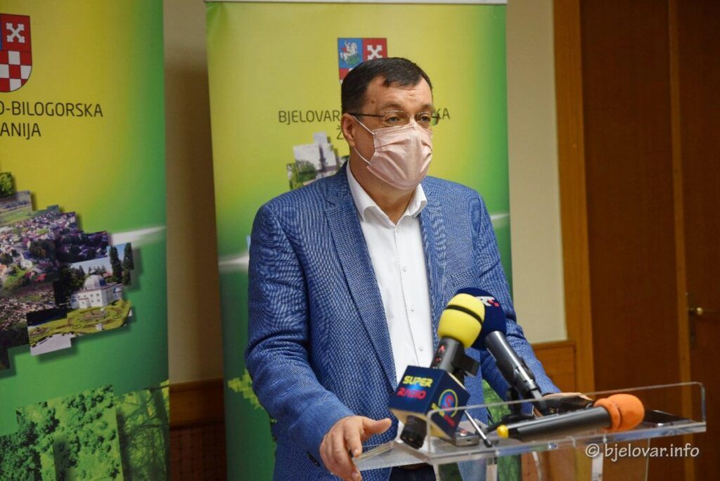 Župan Bjelovarsko-bilogorske županije DAMIR BAJS u samoizolaciji 2020 12 09 skole 7