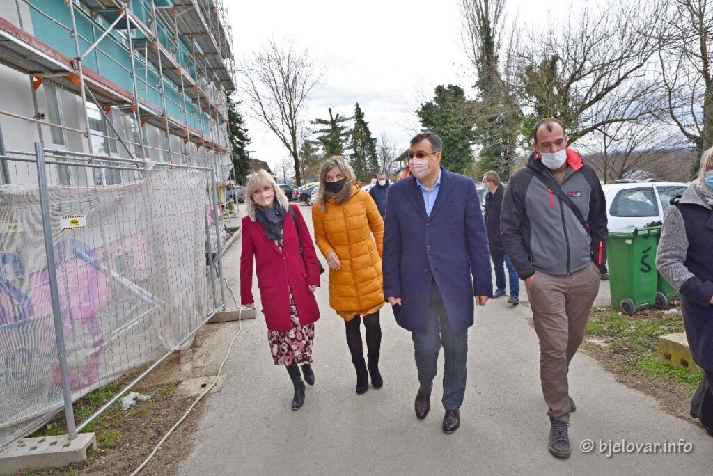 (FOTO) Energetska obnova ŠKOLE U KAPELI ide prema planu: Župan Bajs obišao radove 2021 01 21 kapela 379