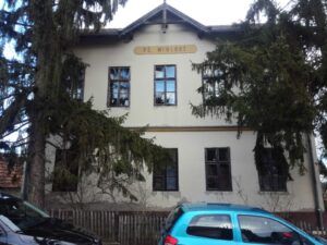 škola Miklouš 9 2