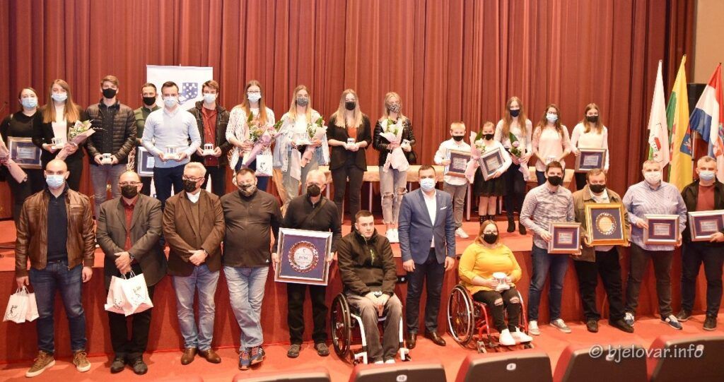 (FOTO) Proglašeni najbolji sportaši, sportske ekipe i djelatnici Grada Bjelovara u 2020. – bjelovar.info 2021 03 03 sport 659