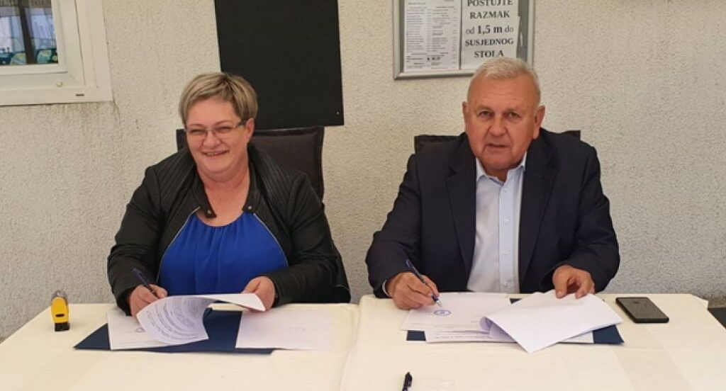 ŽUPANIJA nastavlja pomagati gospodarstvenicima – Potpisani ugovori s poduzetnicima i obrtnicima s područja Čazme 2021 05 08 113846