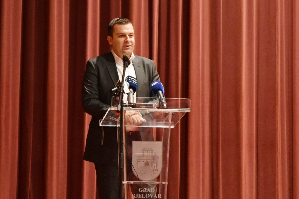 Grad Bjelovar ima spremne projekte vrijedne 600 milijuna kuna 2022 01 25 gradsko vijece 58