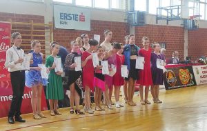 clanovi i clanice H 8 V 002