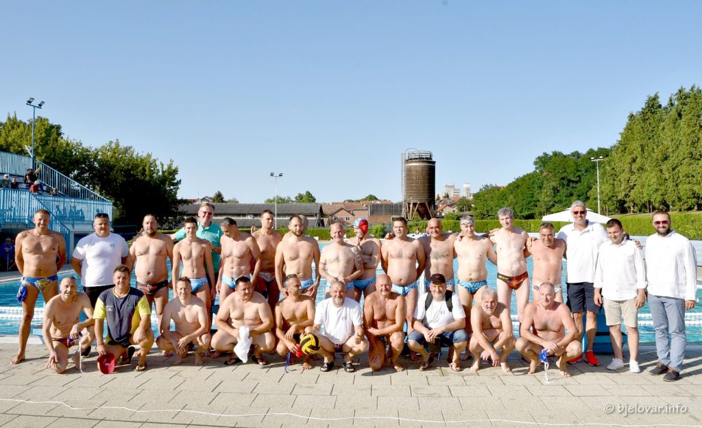 Vaterpolo spektakl na Gradskim bazenima Bjelovar – Evo kako je izgledalo uoči utakmice 2022 07 03 vaterpolo 71