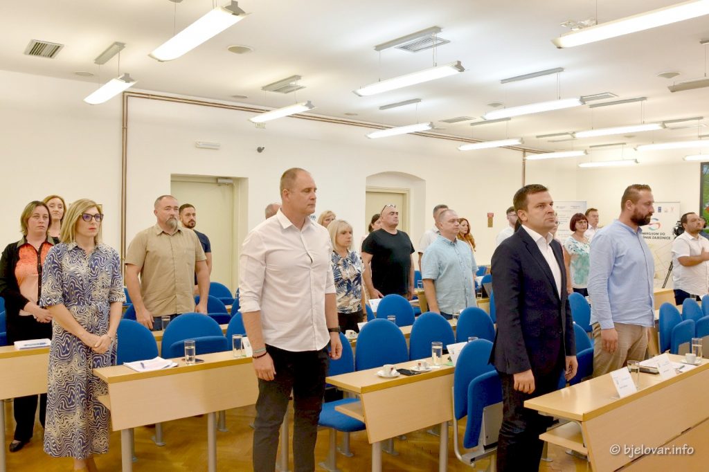 Gradska sjednica za primjer drugima – O problemima ambrozije i održavanju Susreta hrvatske katoličke mladeži 2022 07 12 gradsko vijece 3