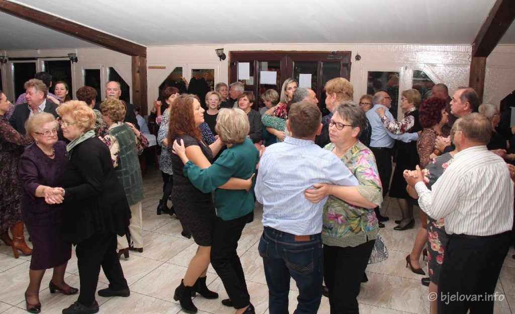Veselo društvo slavilo Martinje do jutarnjih sati 2022 11 13 martinje 51