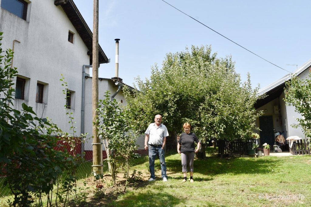 Gospođa Galinec zadovoljna – radnici izašli na teren i vratili stup u prvobitno stanje 2023 07 24 galinec 10