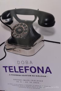 2023 09 18 doba telefona izlozba 7