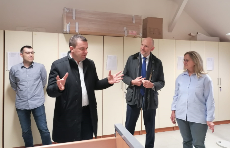 Gradonačelnik Hrebak upoznao veleposlanika Ujedinjene Kraljevine Velike Britanije i Sjeverne Irske s bjelovarskim specifičnostima 2023 12 12 122753