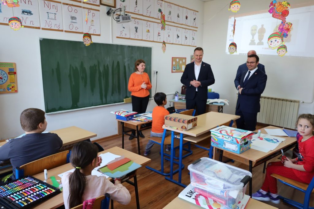Župan Marušić u pratnji načelnika Općine Štefanje obišao Osnovnu školu te najavio nove projekte zupan marusic stefanje