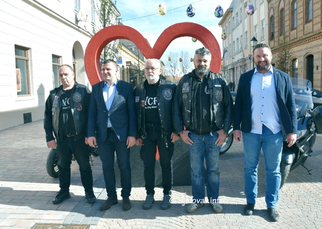 Za vikend nas očekuje manifestacija Pisanicom do Uskrsa. U petak je podjela ribica, a u subotu potraga za pisanicama 2024 03 26 bjelovar 3