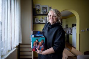 Manuela s nekima od najdrazih predmeta iz zbirke 4