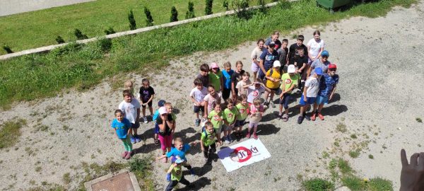 Vesela ekipa kod Centra za velike zvijeri