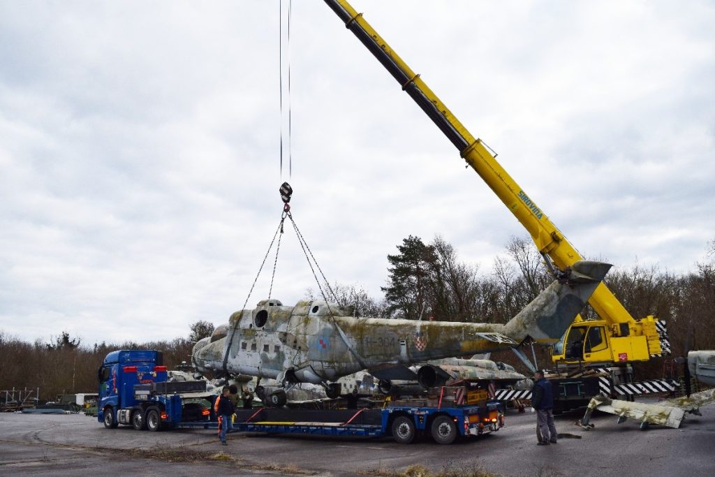 MiG 21 BIS i helikopter Mi-24 stižu u Kapelu: Impozantni konvoj na putu prema povijesnoj lokaciji 2025 01 02 dohvt 1