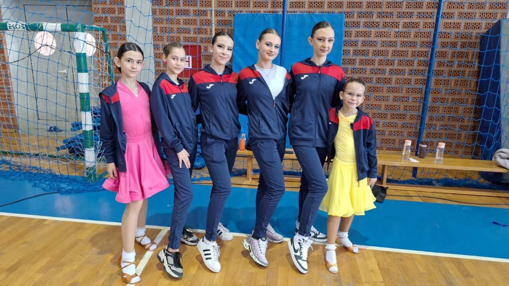 04.Jelana Gloria Lana sara Marta Nela 002