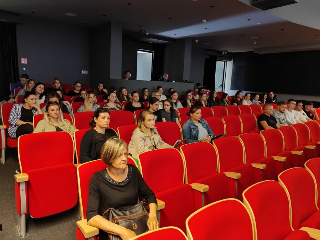 nacionalni dan hitne med pomoci dom kulture 7