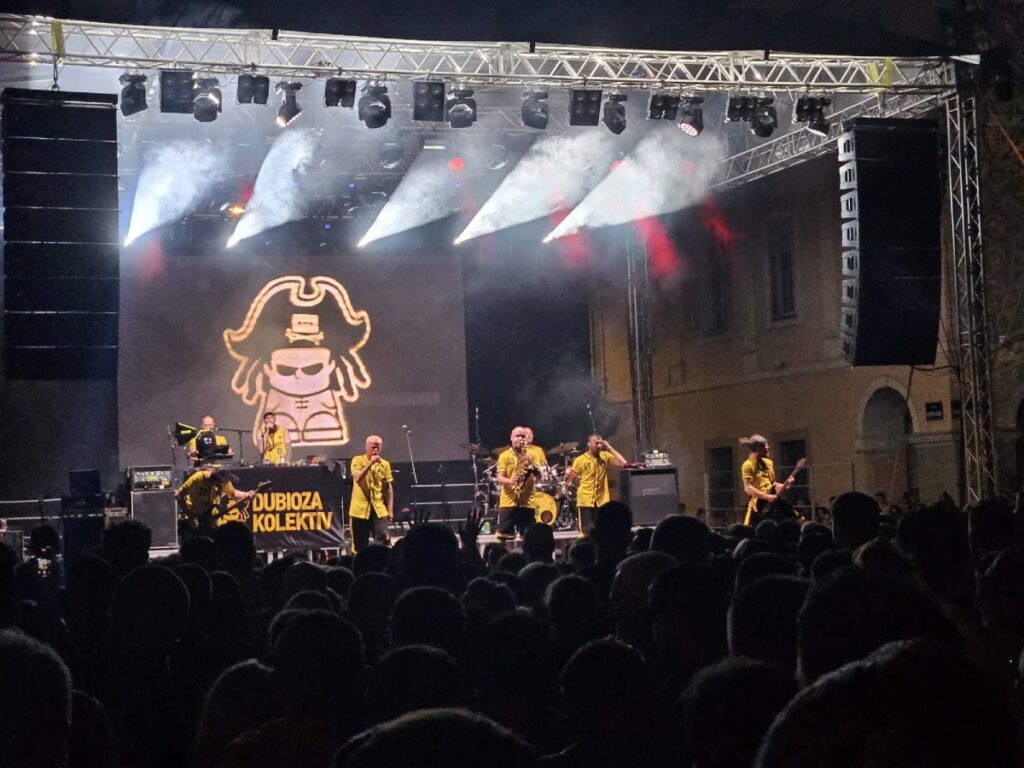 Terezijana u znaku Dubioze Kolektiv – koncert pun energije, poruka i ritma! terezijana dubioza kolektiv 2025 5