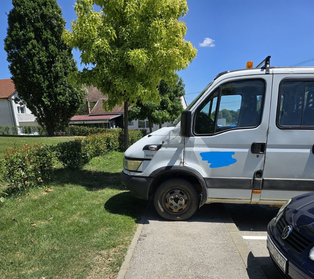 Općina Rovišće želi uredne i sigurne ulice: Upozorili na nepropisna parkiranja 537374924 1186153580204872 6165635667102880981 n
