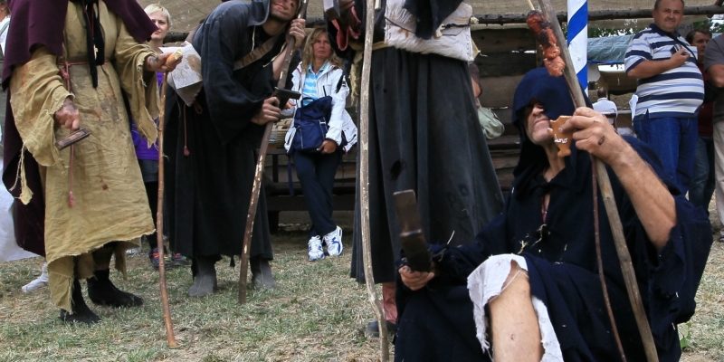 Selo gubavaca ponovno na Renesansnom festivalu – srednji vijek oživljava u Koprivnici gubavci top 800x400 1