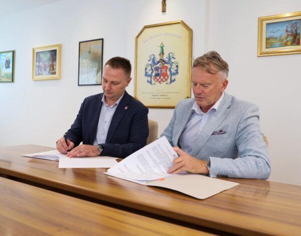 3818ab72 c8c4 40f5 8b76 b7af2f87ed17