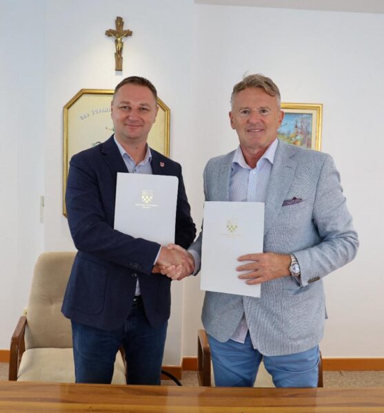 8de9b7df 8e2c 4a31 9643 4c325afff8ba