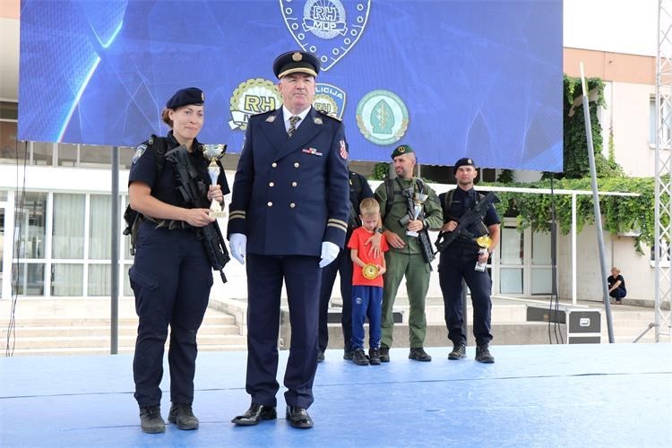 Veliki uspjeh PU bjelovarsko-bilogorske: Magdalena Oršić najspremnija policajka na ‘Štitu Domovine’ Magdalena naslovna