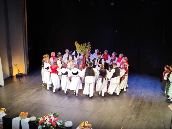 folklor 32. susret folklornih ansambala i izvornih skupina 4