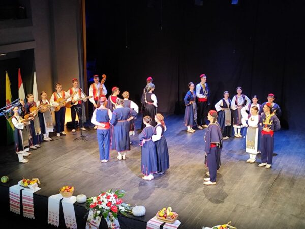 folklor 32. susret folklornih ansambala i izvornih skupina 5
