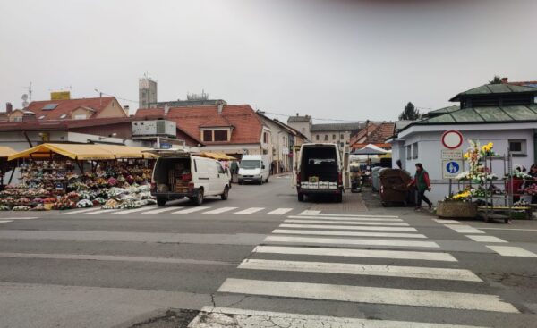 parking trznica 2