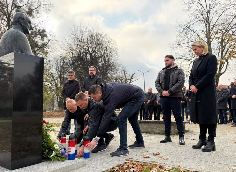 Bjelovarski HDZ simbolično obilježio 36 godina od osnutka županijske organizacije 2025 11 16 144941