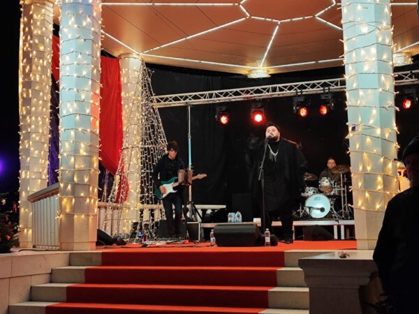 jacques houdek advent 2025 4