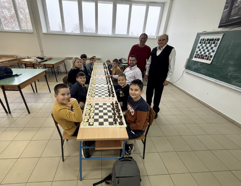 Škola šaha za djecu u Grubišnom Polju ponovno otvorena: Prijave u tijeku! sah skola saha grubisno polje