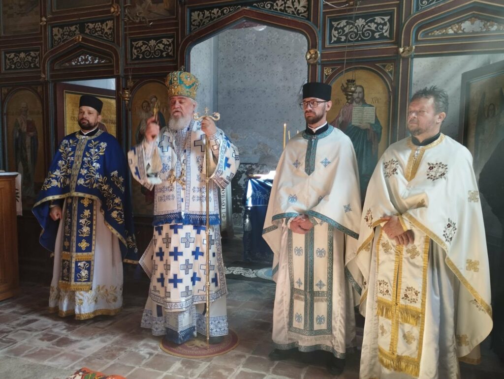 (FOTO) Vladika Kirilo u Novoseljanima: Navještenje kao svjetlost i nada blagovijesti novoseljani31