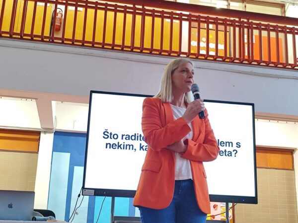 komunikacija u skoli Maja Vucic 7