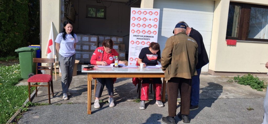 crveni kriz grubisno polje paketi