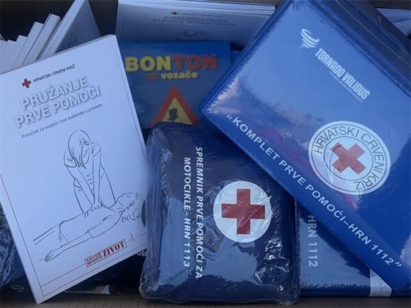 prva pomoc policija crveni kriz 1 2
